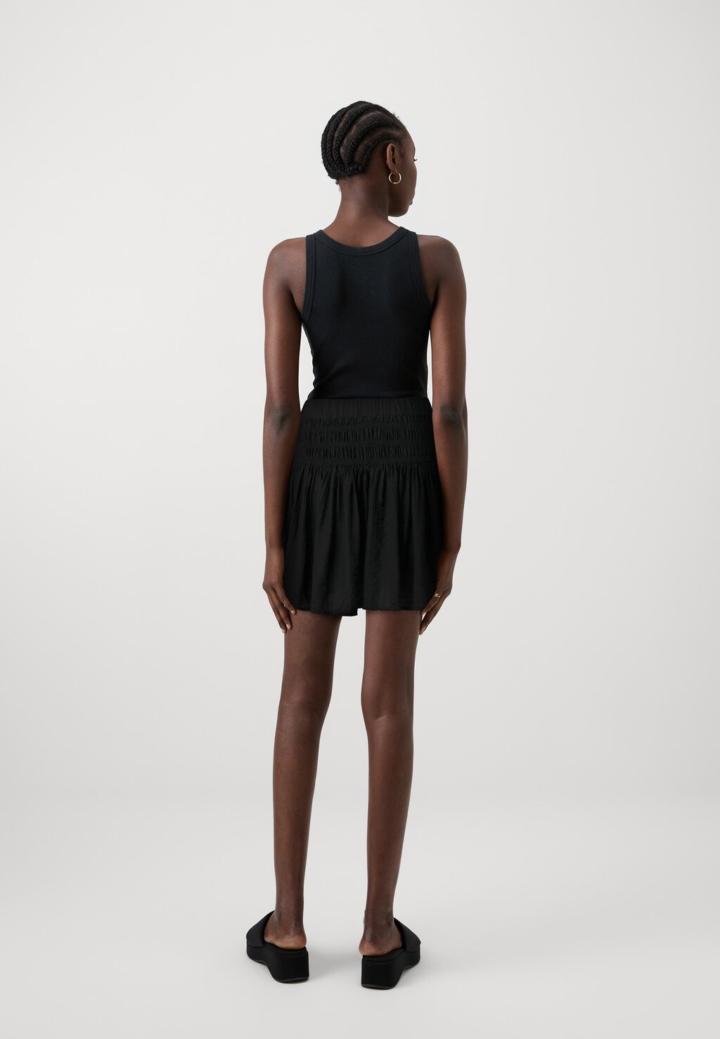 Широкая юбка в сборку PCJULIA SHORT SKIRT Pieces, черный
Широкая юбка в сборку PCJULIA SHORT SKIRT Pieces, черный