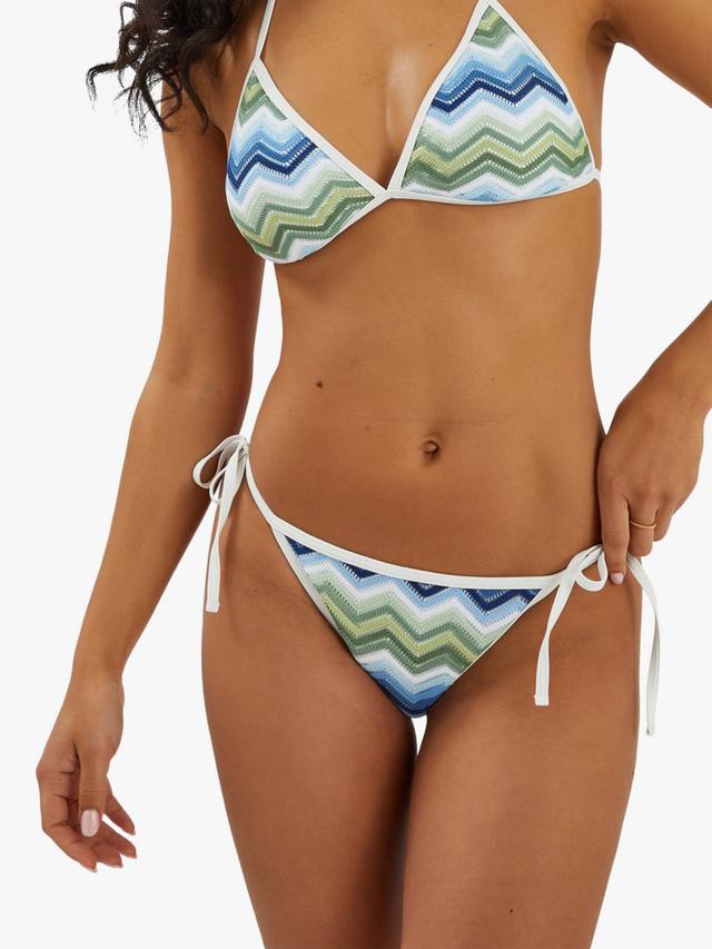 Бикини-трусики Zig Zag с ажурными вставками и завязками по бокам Accessorize, Blue
Бикини-трусики Zig Zag с ажурными вставками и завязками по бокам Accessorize, Blue