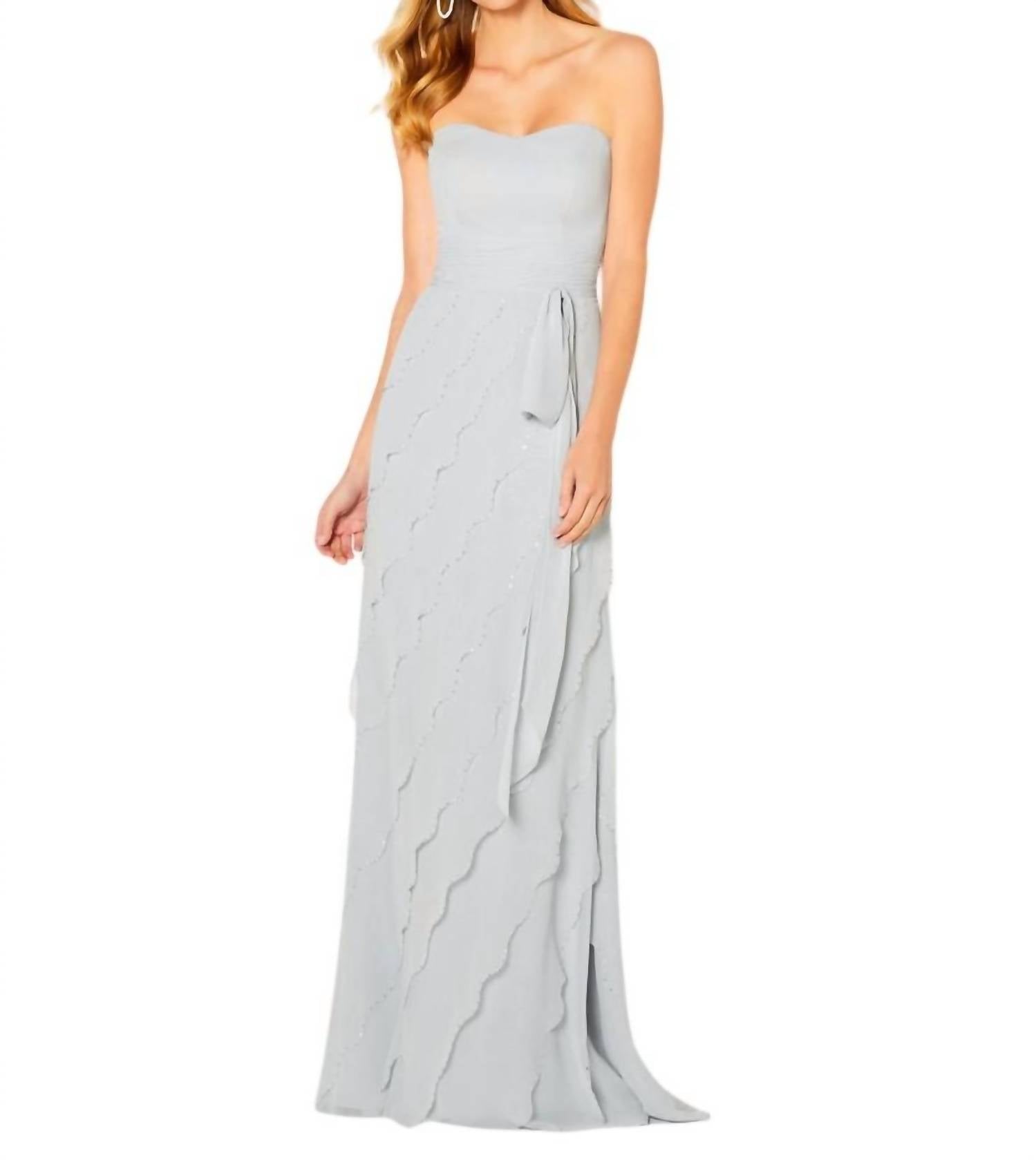 Платье А-силуэта из шифона без бретелек серебристого цвета Cameron Blake, серебряный
Платье А-силуэта из шифона без бретелек серебристого цвета Cameron Blake, серебряный