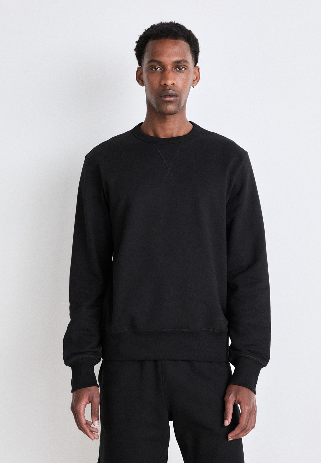 Толстовка BECKHAM X SHARPE BOSS, черный
Толстовка BECKHAM X SHARPE BOSS, черный