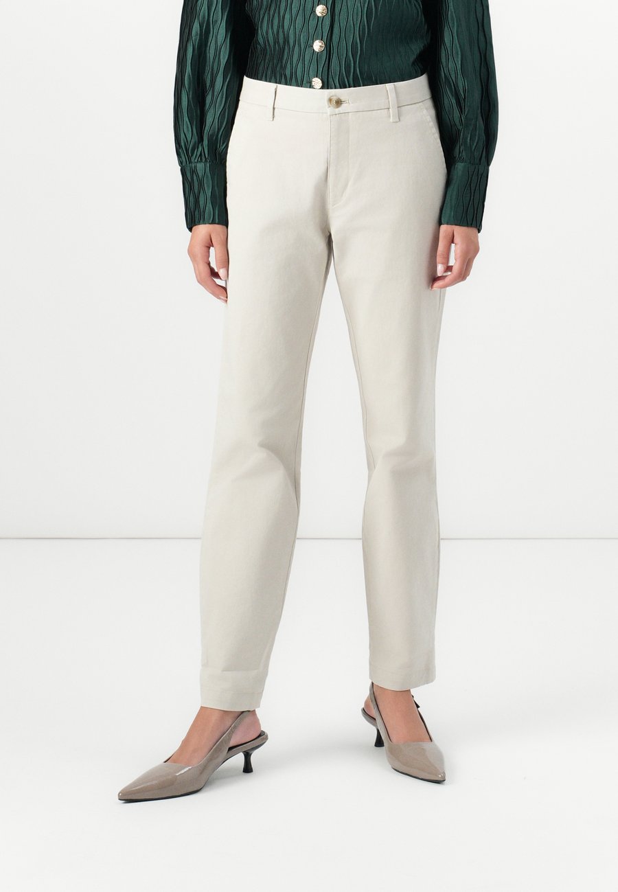 Брюки DOCKERS WEEKEND CHINO SLIM ANKLE, Sand
Брюки DOCKERS WEEKEND CHINO SLIM ANKLE, Sand