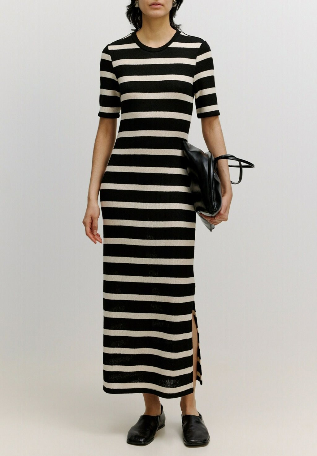 Платье-футляр MIRJA EDITED, черный
Платье-футляр MIRJA EDITED, черный