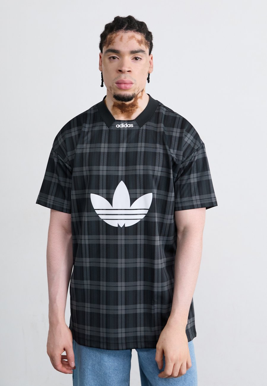 Футболка Adidas Originals GRAPHIC TEE, Black
Футболка Adidas Originals GRAPHIC TEE, Black