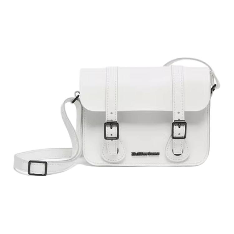 Кожаная сумка-кроссбодри через плечо унисекс среднего размера белая Dr.Martens
Кожаная сумка-кроссбодри через плечо унисекс среднего размера белая Dr.Martens