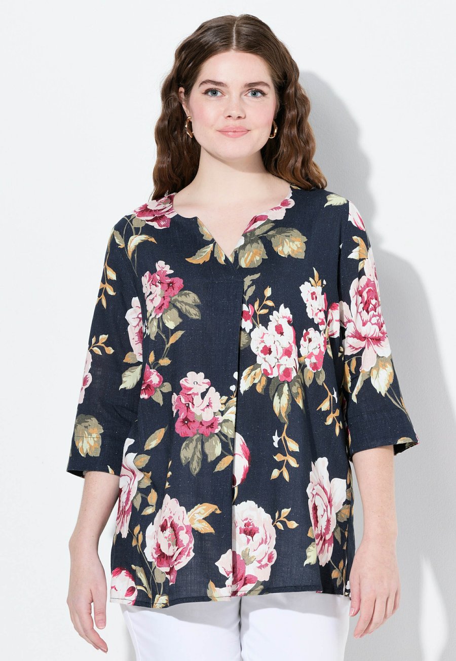 Блуза Ulla Popken FLORAL 3/4 SLEEVE SPLIT NECK , Marine/Dark Blue
Блуза Ulla Popken FLORAL 3/4 SLEEVE SPLIT NECK , Marine/Dark Blue