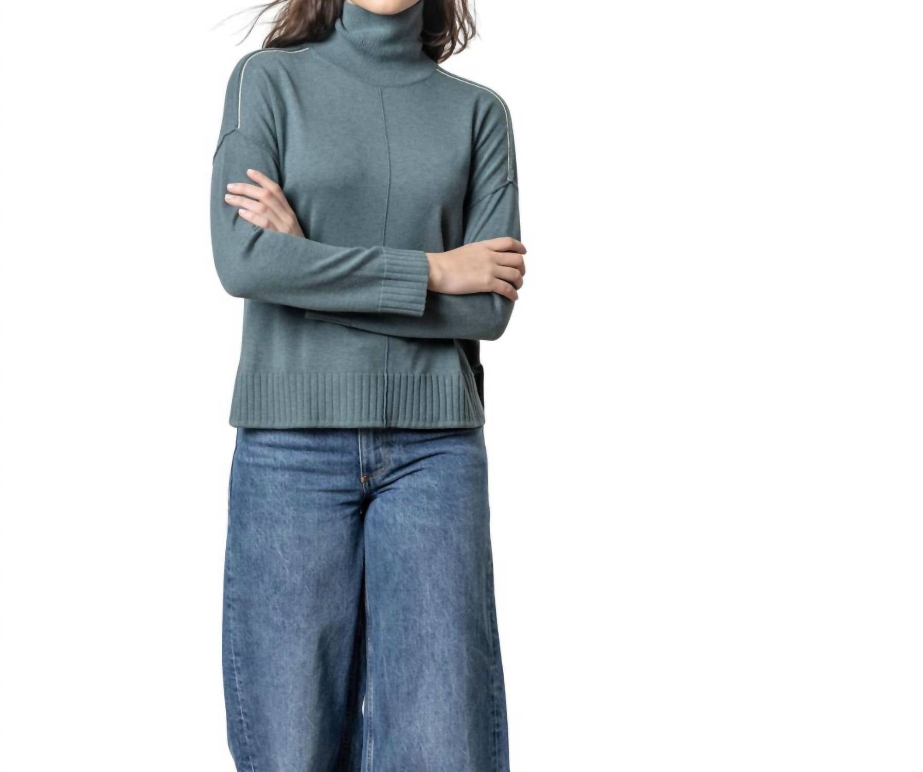 Свободный свитер с высоким воротом в цвете Heron Lilla P
Свободный свитер с высоким воротом в цвете Heron Lilla P