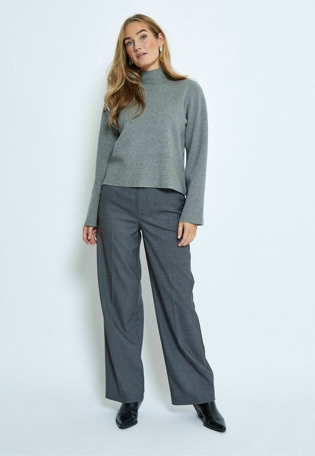 Джемпер LUPI Minus, серый
Джемпер LUPI Minus, серый