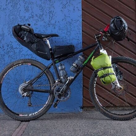 Клетка для горной бутылки с водой Blackburn, черный
Клетка для горной бутылки с водой Blackburn, черный