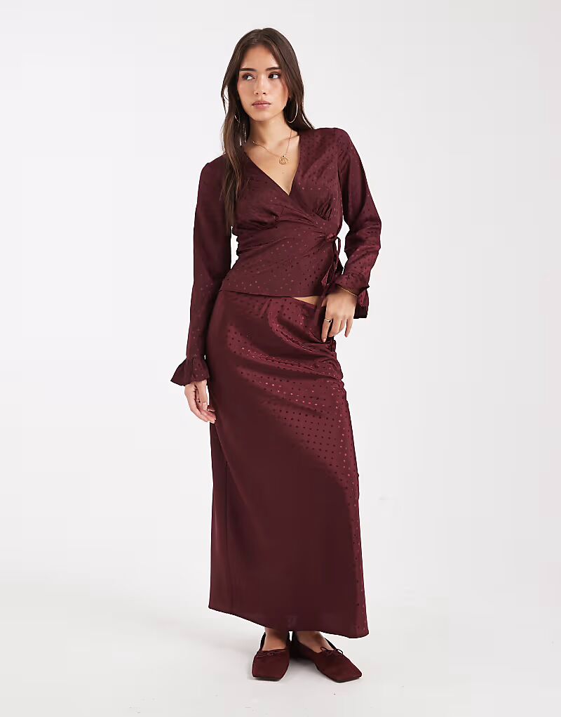 Юбка мидакси в горошек бордового цвета Wednesday'S Girl
Юбка мидакси в горошек бордового цвета Wednesday'S Girl