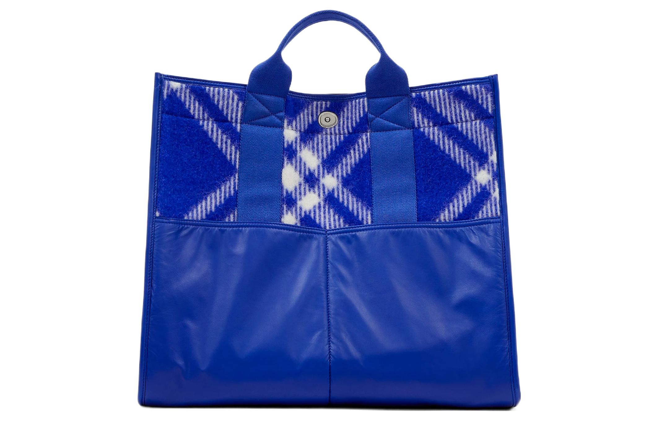 Сумка-шоппер большая мужская рыцарский синий Burberry из шерсти с полиэстером и телячьей кожей
Сумка-шоппер большая мужская рыцарский синий Burberry из шерсти с полиэстером и телячьей кожей