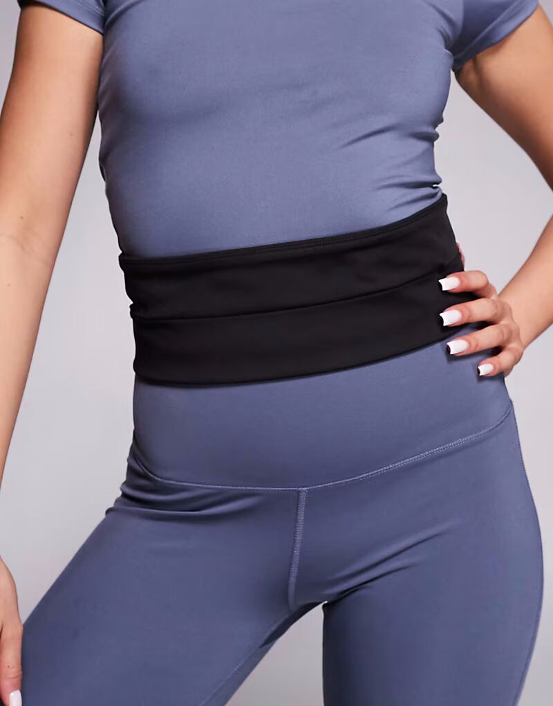 4505 пояс для бега со скрытым карманом черного цвета 
4505 пояс для бега со скрытым карманом черного цвета