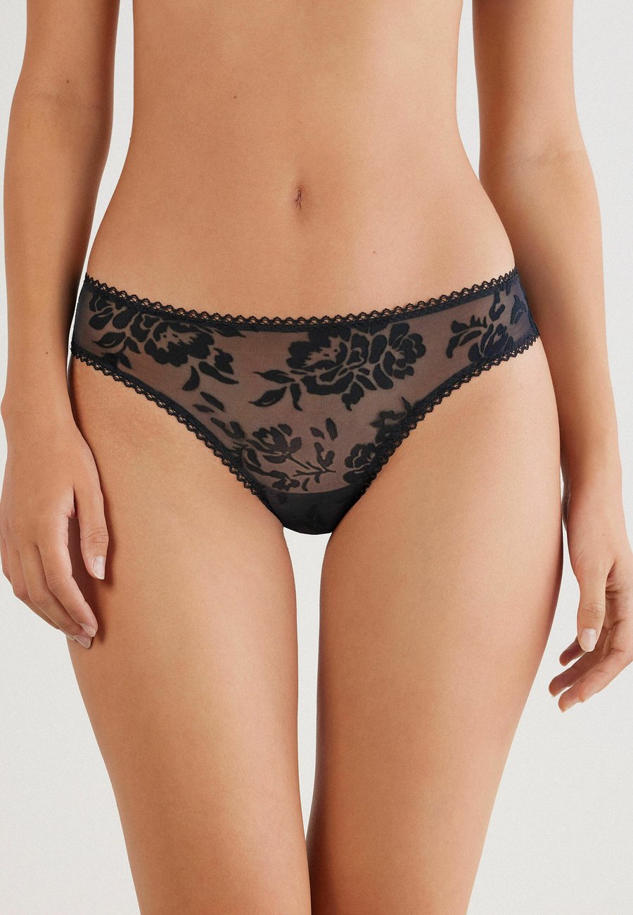 Трусы Intimissimi Thong, Black
Трусы Intimissimi Thong, Black