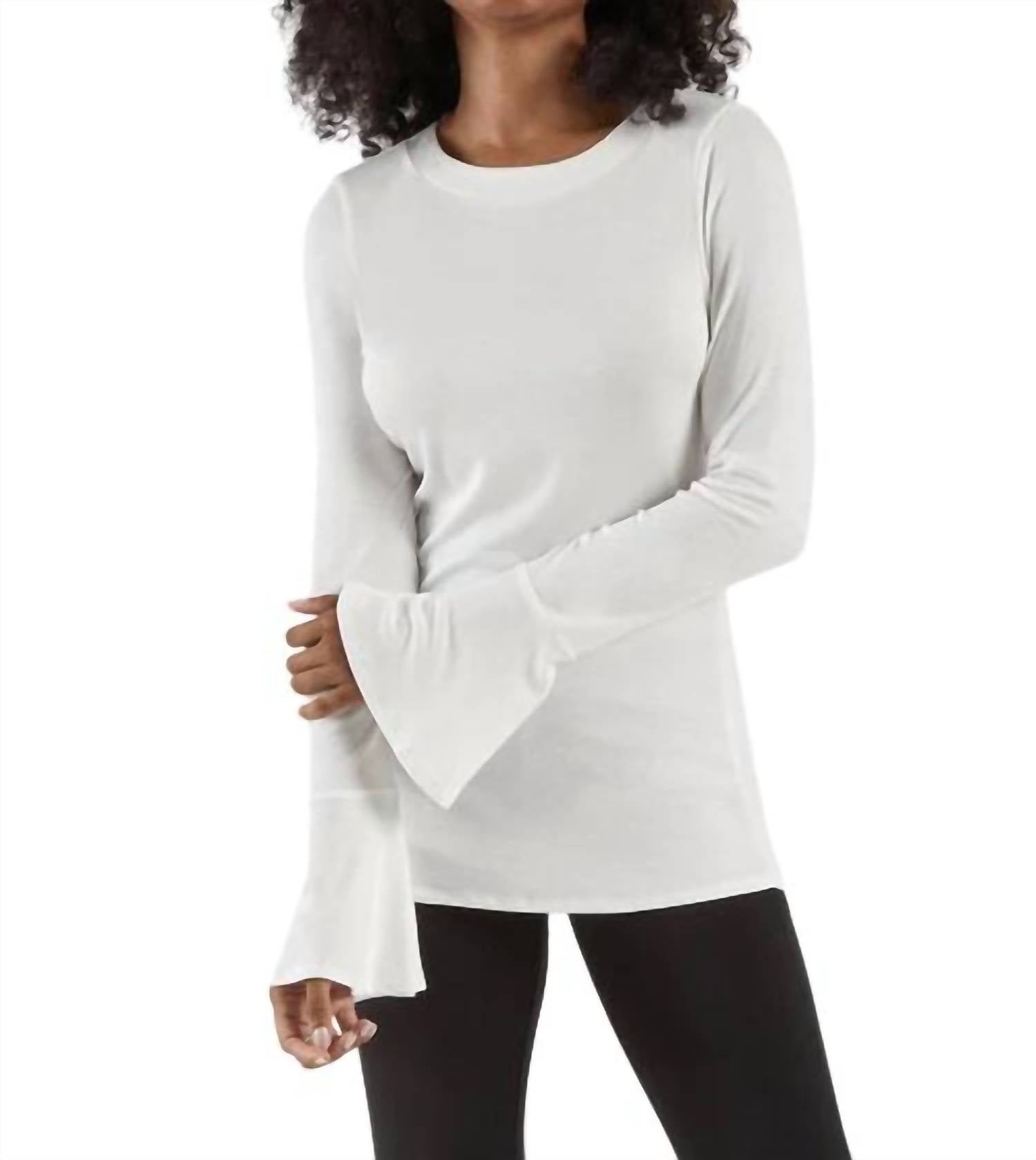 Топ Polaris цвета слоновой кости Capsule 121
Топ Polaris цвета слоновой кости Capsule 121