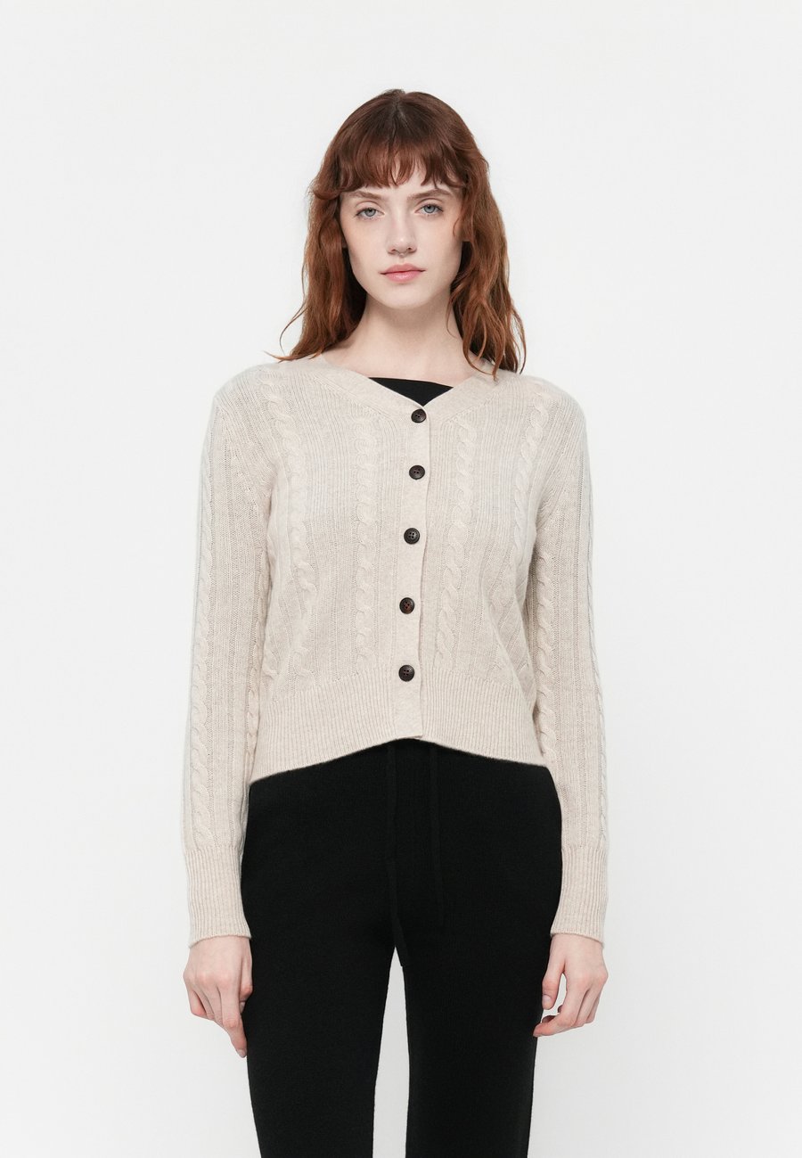 Кардиган pure cashmere CLASSIC CABLE CARDIGAN, Oatmeal/Beige
Кардиган pure cashmere CLASSIC CABLE CARDIGAN, Oatmeal/Beige