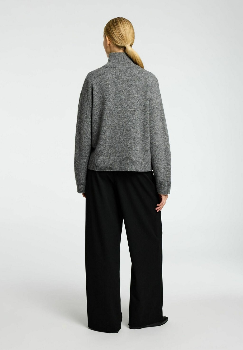 Джемпер HALF-ZIP Selected Femme, темно-серый
Джемпер HALF-ZIP Selected Femme, темно-серый