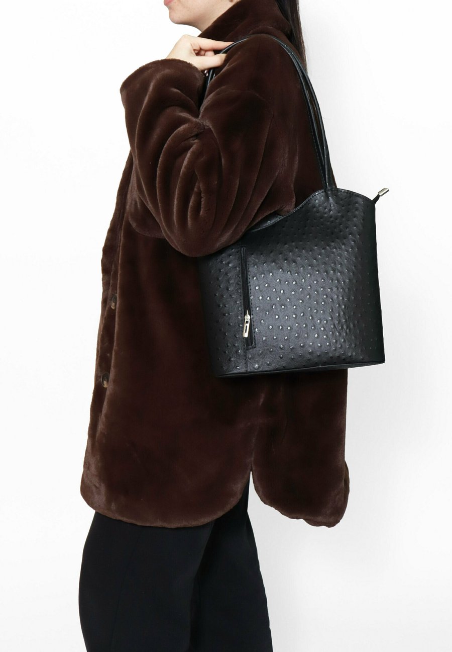 Рюкзак Chiara Ferretti Rucksack, Nero/Black
Рюкзак Chiara Ferretti Rucksack, Nero/Black