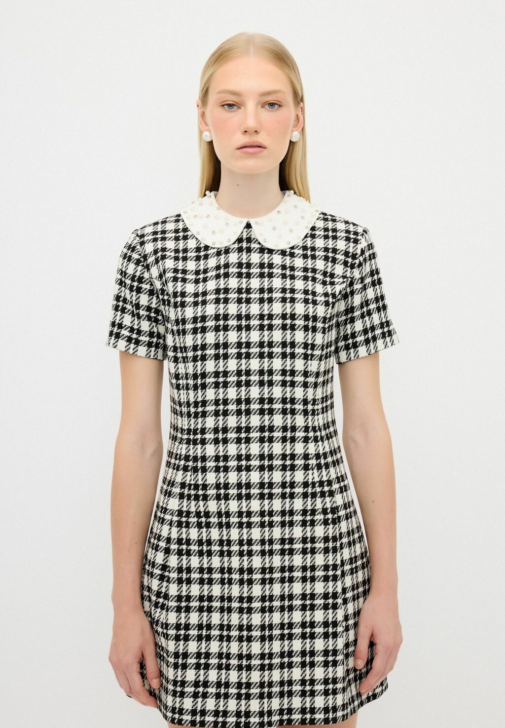 Повседневное платье WITH STORE DETAIL ON THE NECK adL, черный
Повседневное платье WITH STORE DETAIL ON THE NECK adL, черный