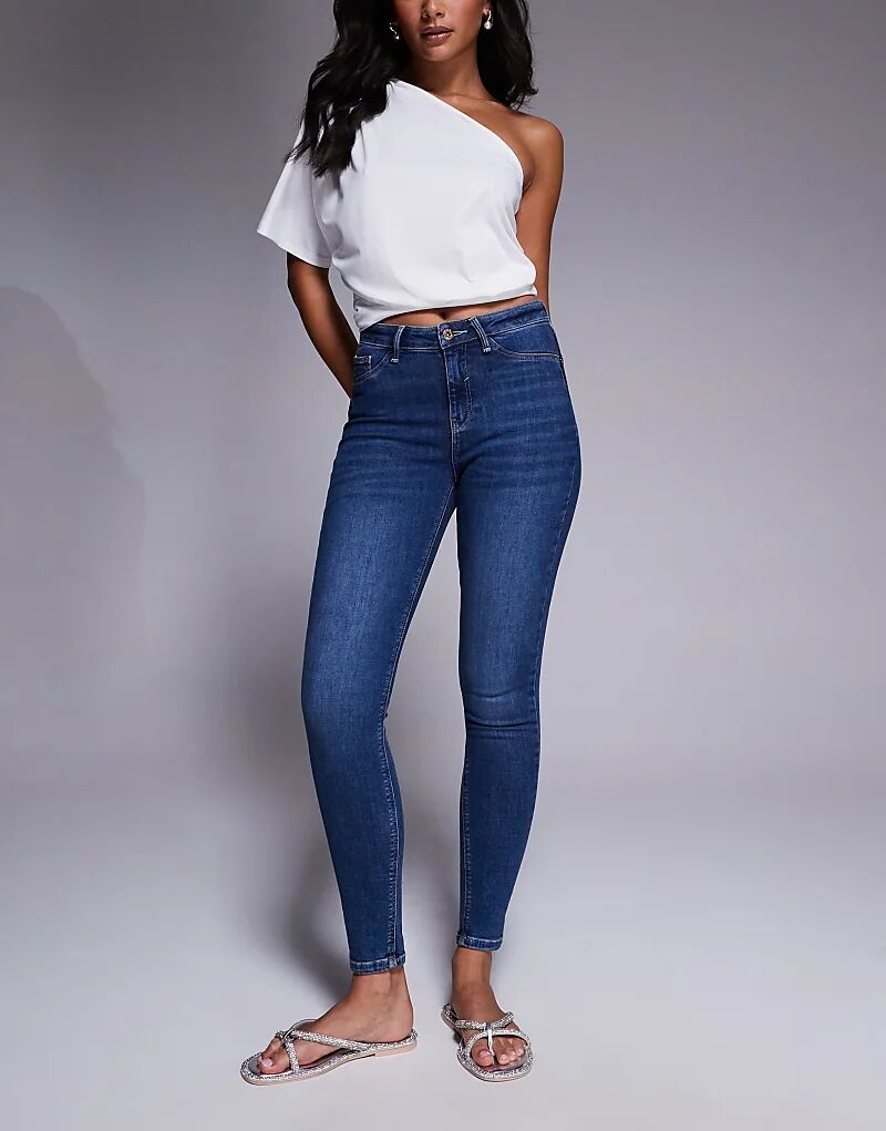 Узкие джинсы River Island средней посадки темно-синего цвета
Узкие джинсы River Island средней посадки темно-синего цвета