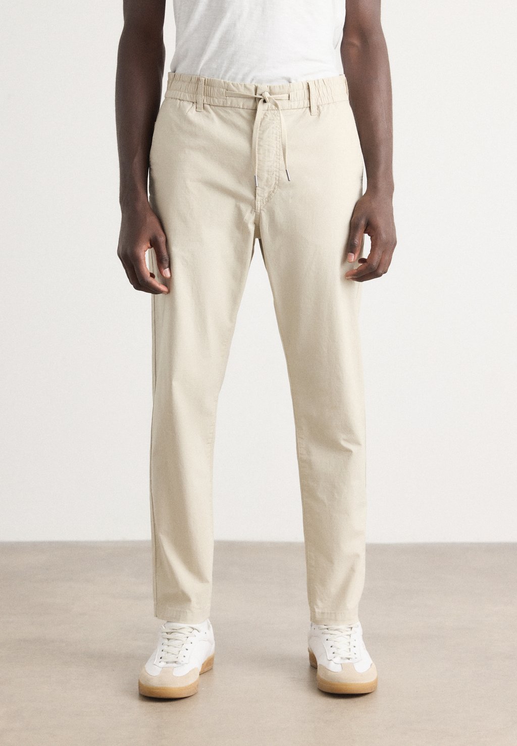 Чиносы TAPERED BOSS, бежевый
Чиносы TAPERED BOSS, бежевый