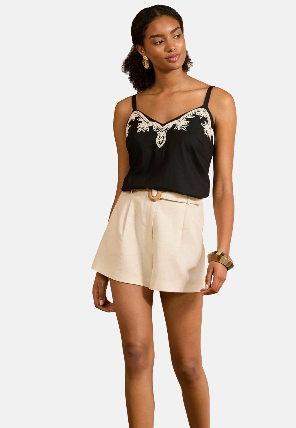 Топ CAMI . Love & Roses, черный
Топ CAMI . Love & Roses, черный