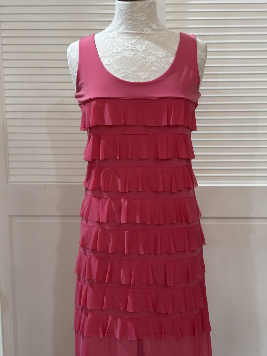 Платье-макси «чача» из розовой сетки ISLE by Melis Kozan 
Платье-макси «чача» из розовой сетки ISLE by Melis Kozan