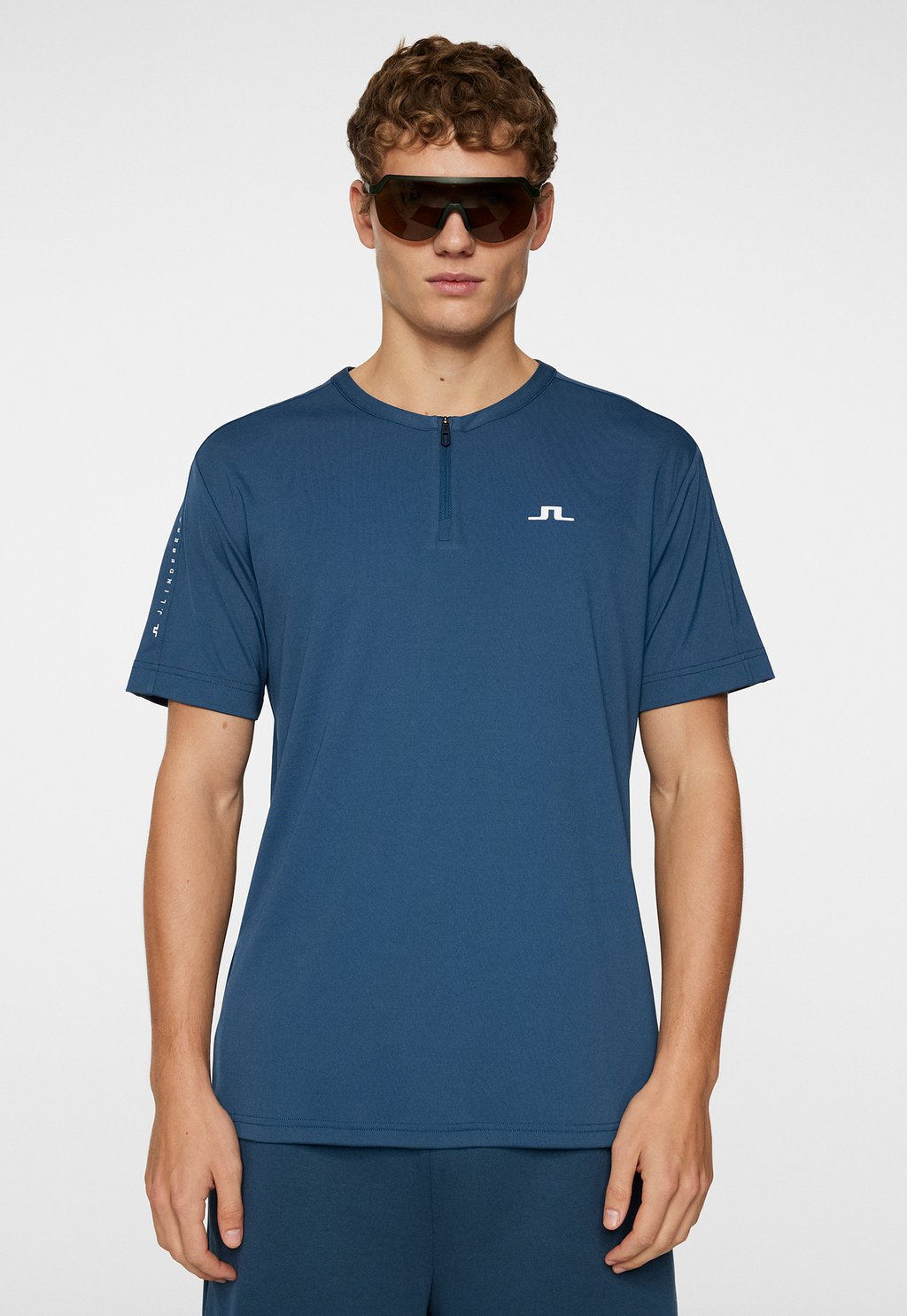 Базовая футболка ANTONIO J.LINDEBERG Sports, синий
Базовая футболка ANTONIO J.LINDEBERG Sports, синий