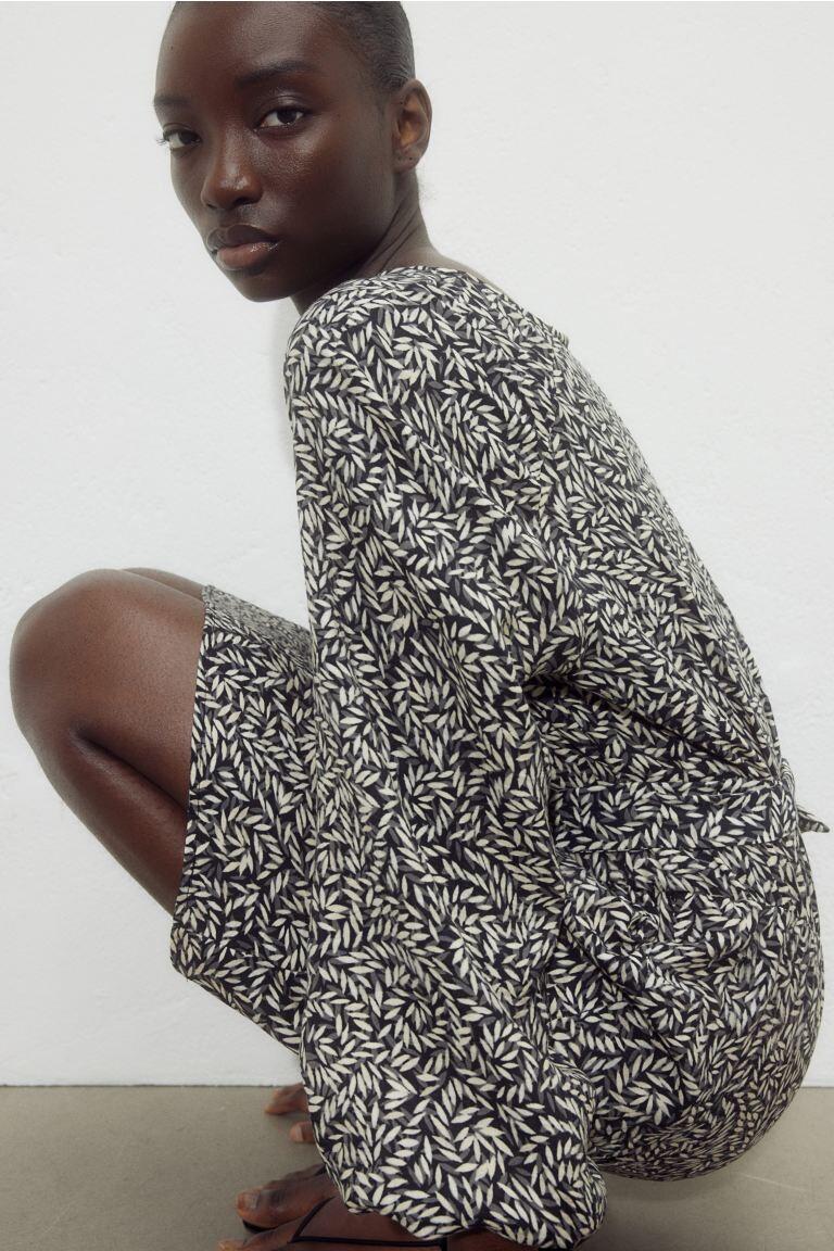 Платье с поясом H&M, черный
Платье с поясом H&M, черный