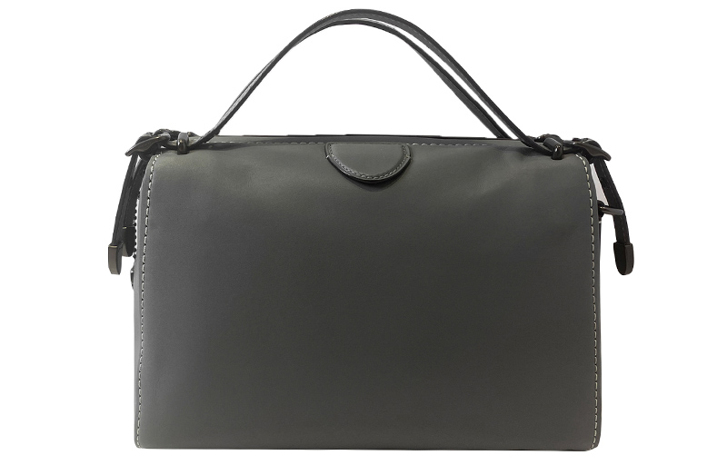 COACH Сумка женская большая серая из кожи лавра
COACH Сумка женская большая серая из кожи лавра