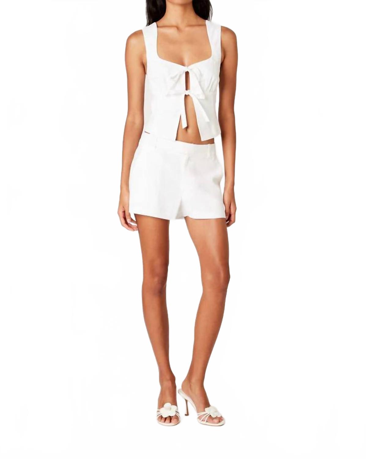 Микро-шорты белые NIA
Микро-шорты белые NIA