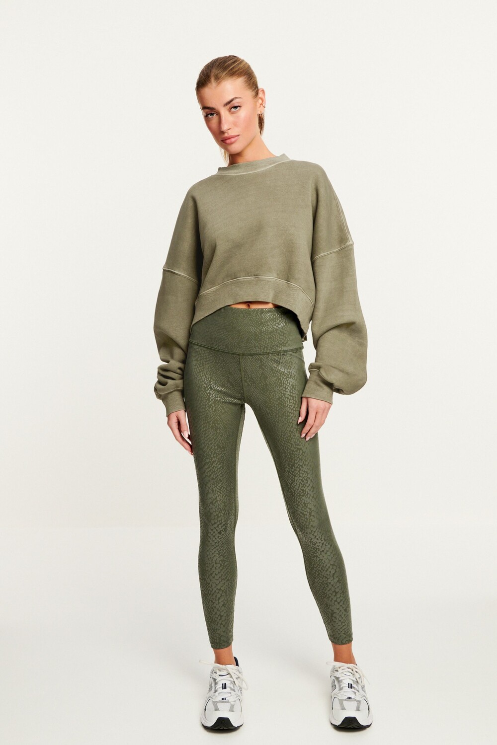 Активные спортивные леггинсы моделирующие фигуру с завышенной талией Next, зеленый
Активные спортивные леггинсы моделирующие фигуру с завышенной талией Next, зеленый