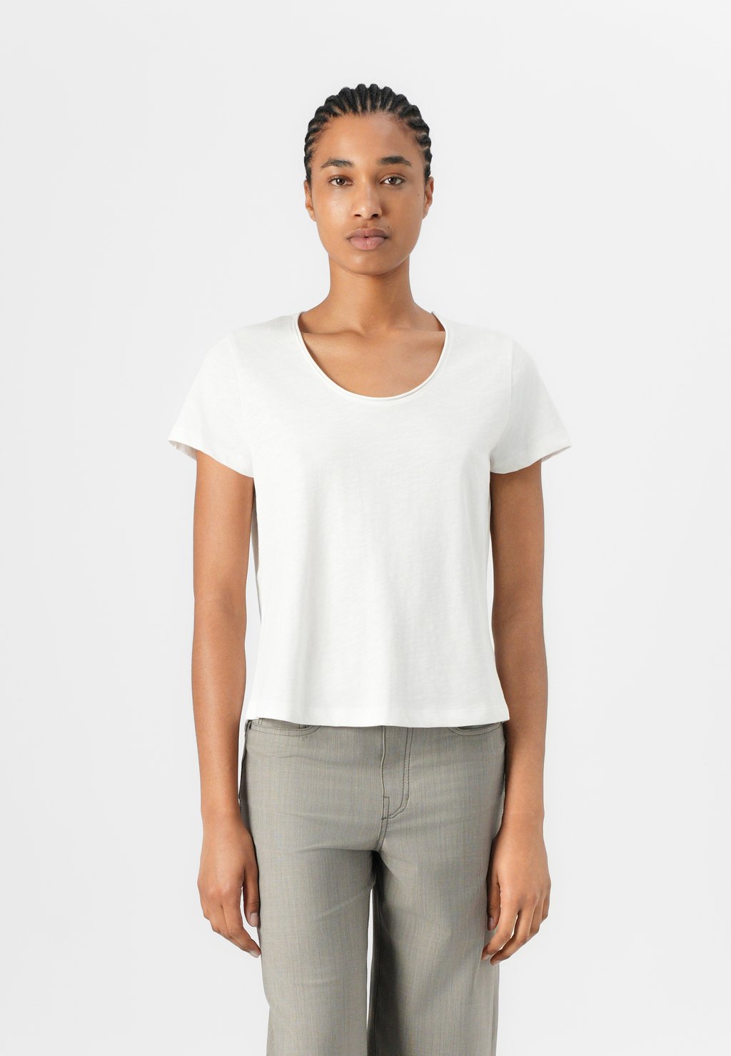 Базовая футболка NAVIVI DRYKORN, белый
Базовая футболка NAVIVI DRYKORN, белый