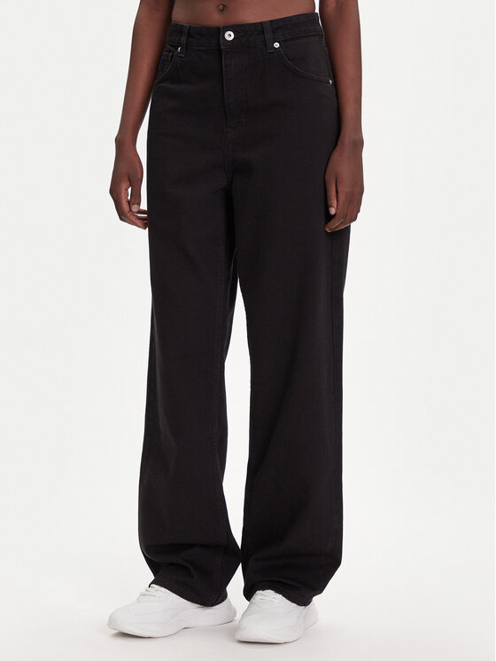 Джинсы loose fit Leni_B 50548982 Hugo, чёрный
Джинсы loose fit Leni_B 50548982 Hugo, чёрный