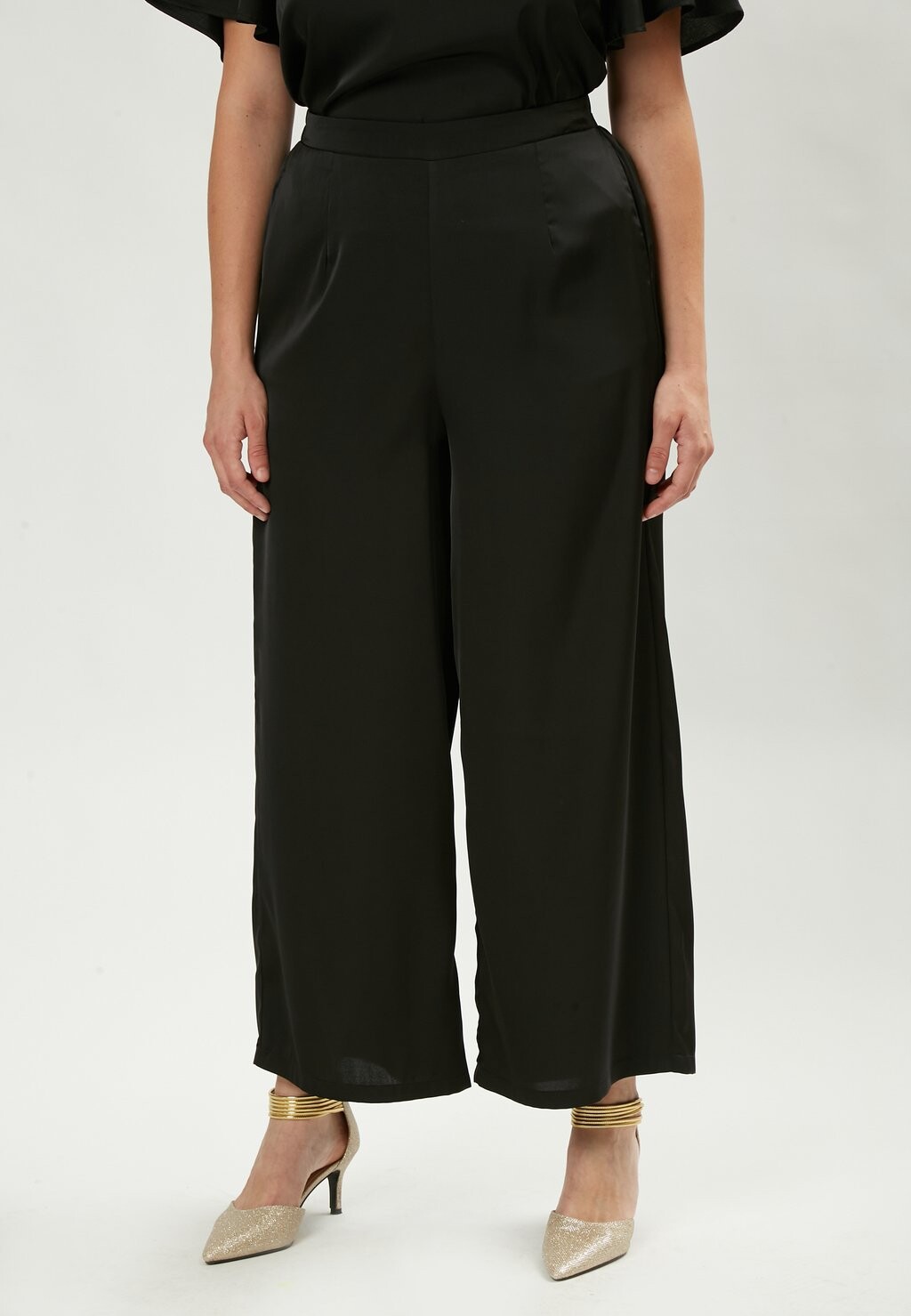 Брюки Maison Form'elle, черный
Брюки Maison Form'elle, черный