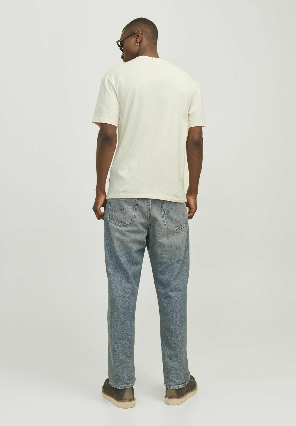 Футболка с принтом JORFREDERIKSBERG TEE CREW NECK NOOS Jack & Jones, белый 
Футболка с принтом JORFREDERIKSBERG TEE CREW NECK NOOS Jack & Jones, белый