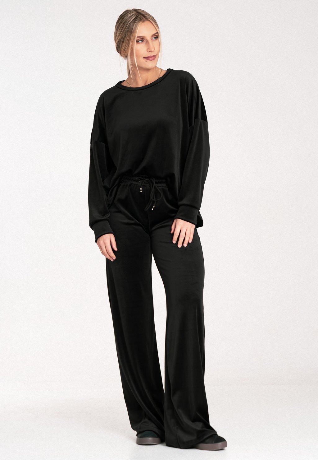 Спортивный костюм SET Figl, черный
Спортивный костюм SET Figl, черный