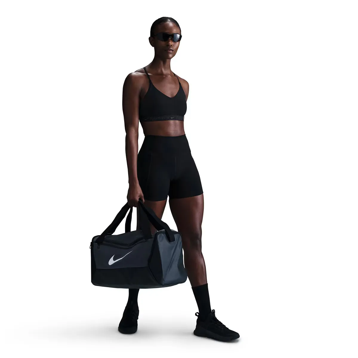 Женская футболка Nike Indy, черный
Женская футболка Nike Indy, черный