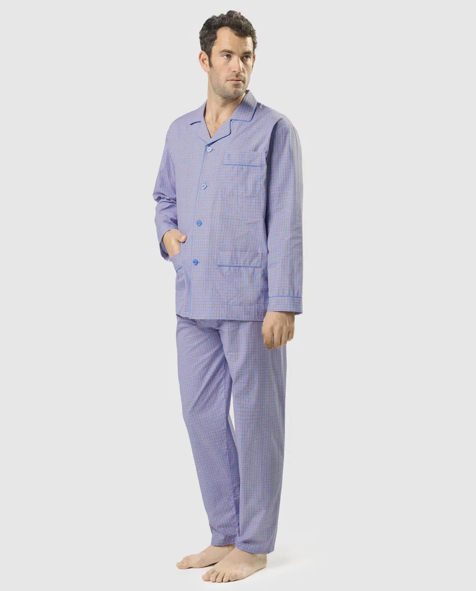 Мужская длинная пижама из светло-голубой ткани El Búho Nocturno
Мужская длинная пижама из светло-голубой ткани El Búho Nocturno