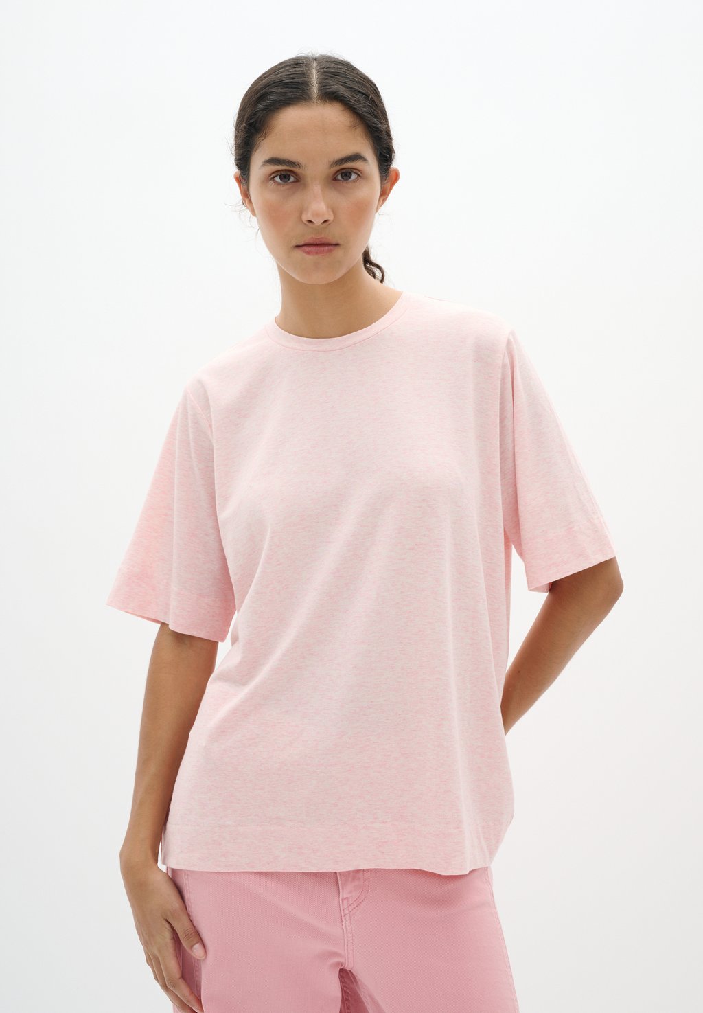 Базовая футболка UTAIW BASE BOXY InWear, розовый
Базовая футболка UTAIW BASE BOXY InWear, розовый