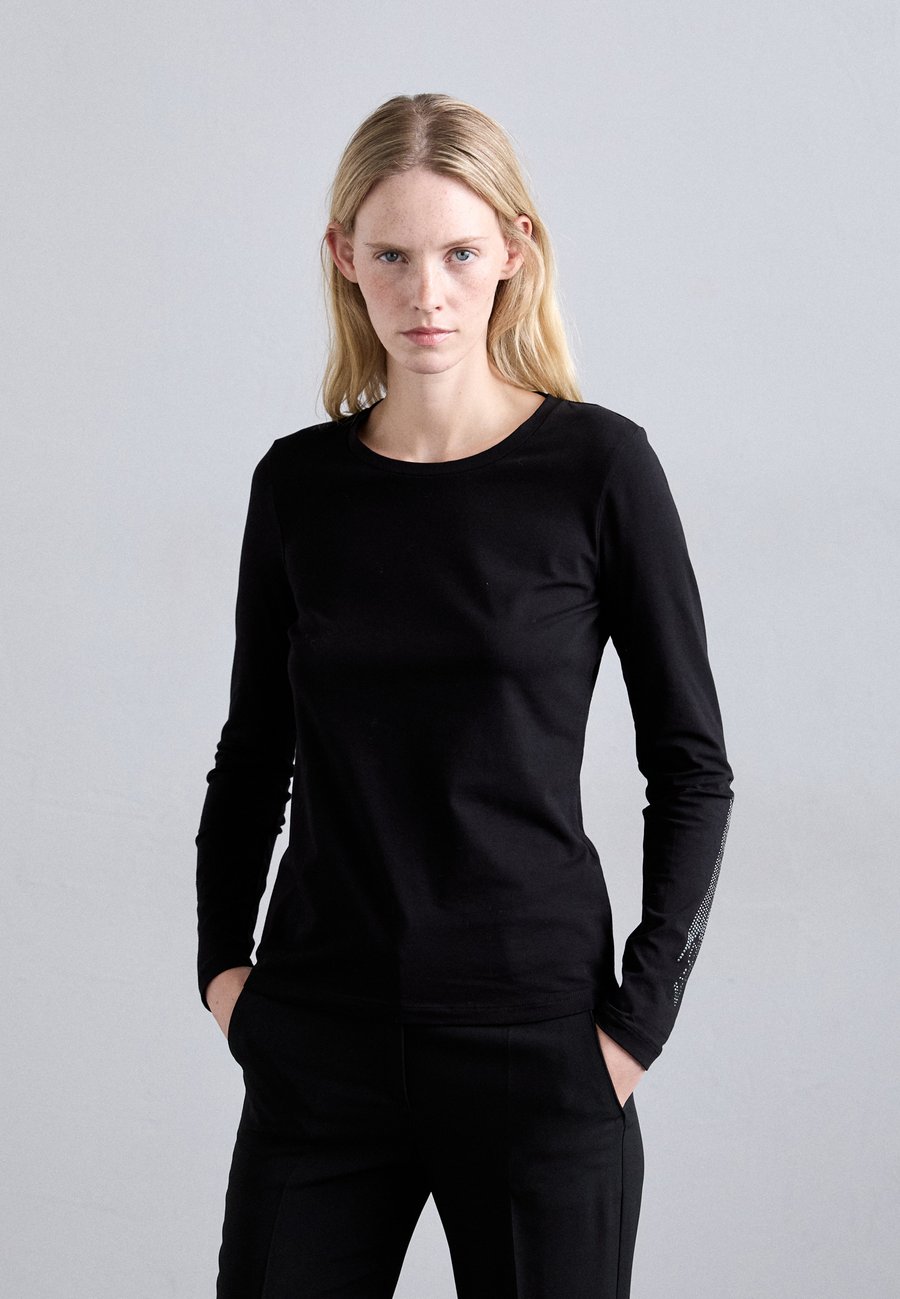 Топ EA7 Emporio Armani Long sleeved top, Black
Топ EA7 Emporio Armani Long sleeved top, Black