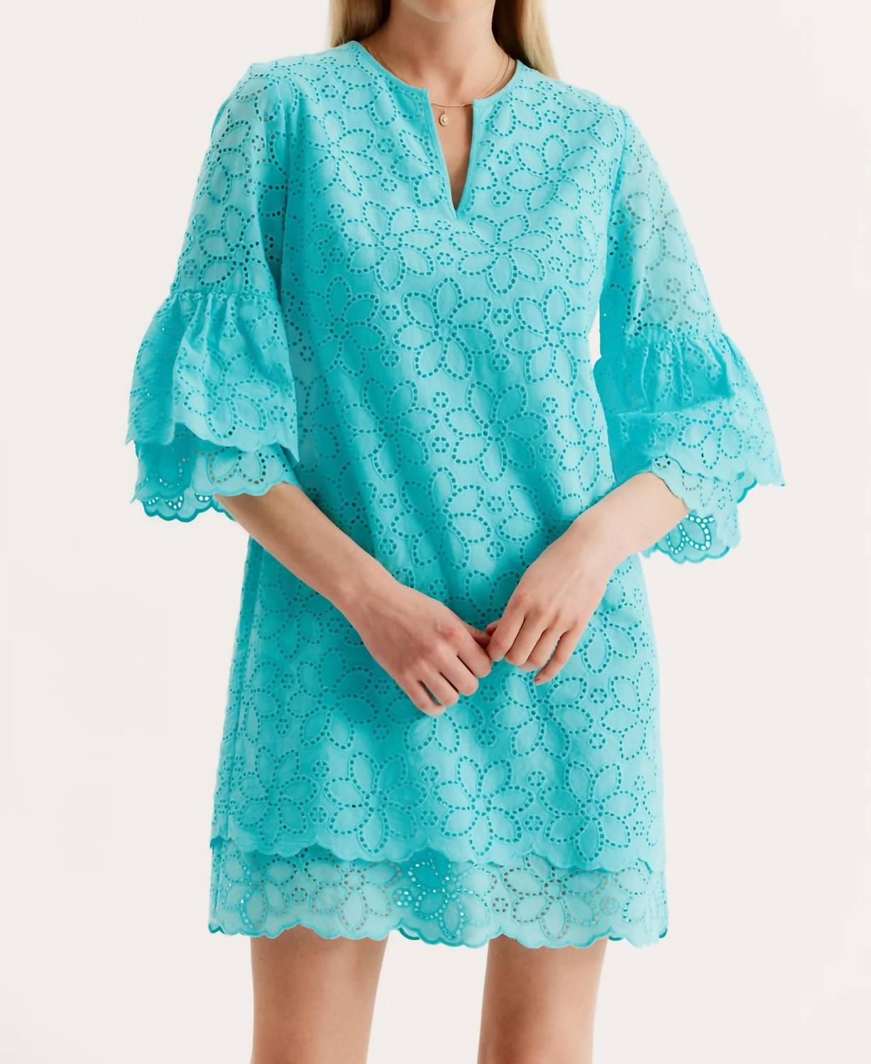 Кружевное платье Криста в Арбу Tyler Boe, Aruba
Кружевное платье Криста в Арбу Tyler Boe, Aruba