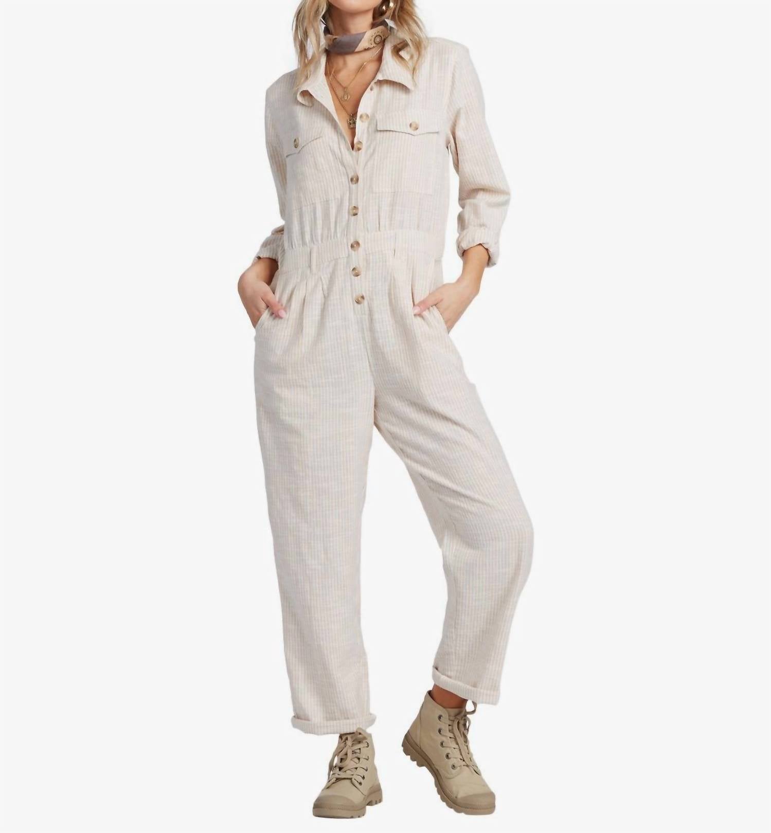 Полосатый комбинезон на пуговицах в цвете античный белый By Together
Полосатый комбинезон на пуговицах в цвете античный белый By Together