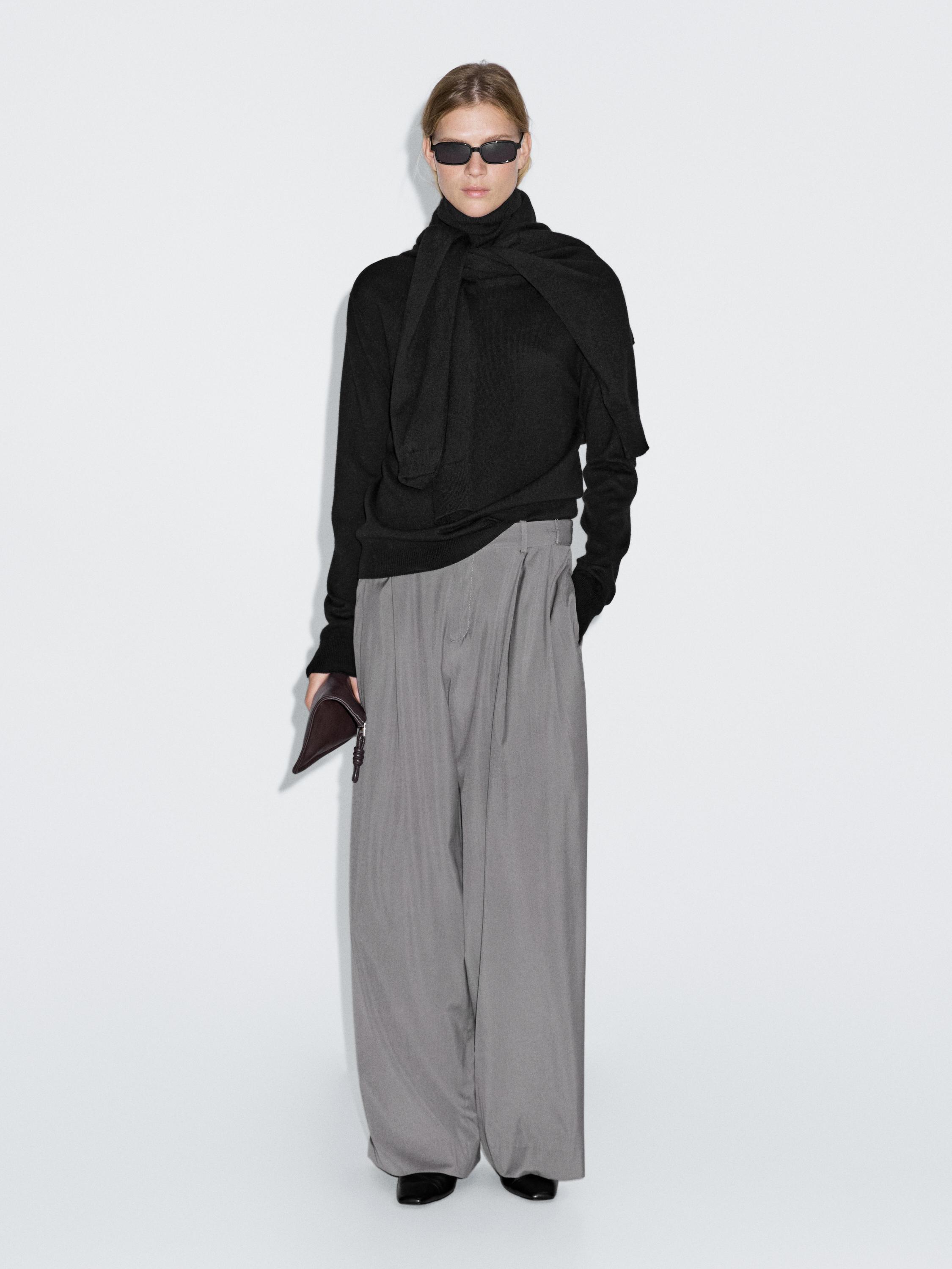 Свитер из смесовой шерсти с высоким воротником Massimo Dutti, черный
Свитер из смесовой шерсти с высоким воротником Massimo Dutti, черный