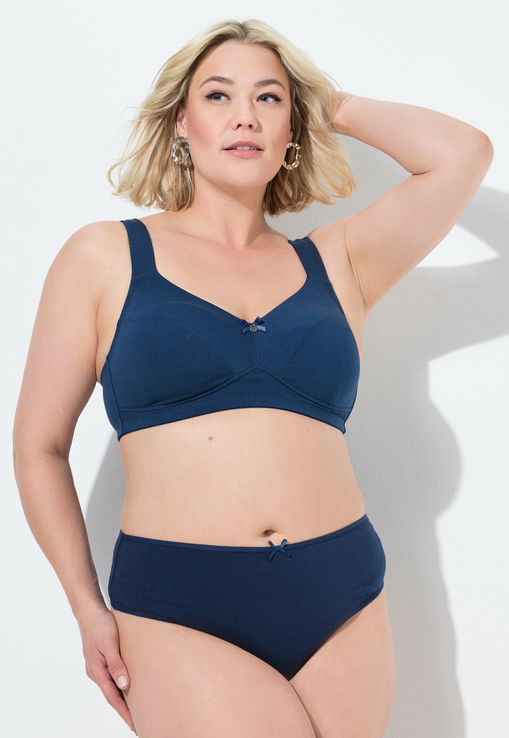 Стринги 3 PACK Ulla Popken, темно-синий
Стринги 3 PACK Ulla Popken, темно-синий