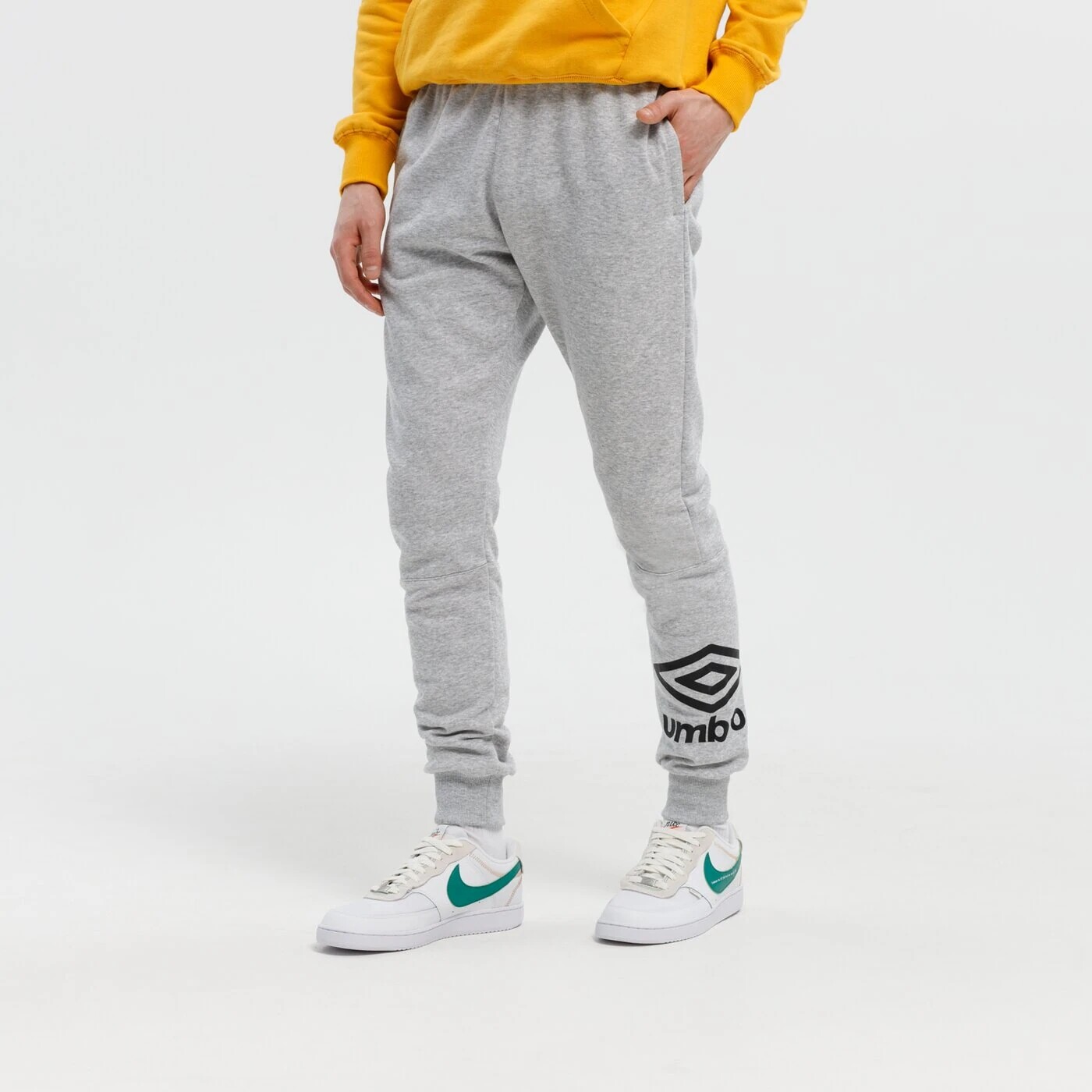 Брюки Terrace Umbro, серый
Брюки Terrace Umbro, серый