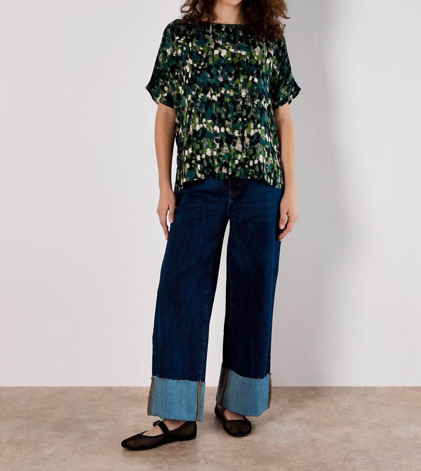 Абстрактная блузка с принтом мазков кисти в зеленом цвете APRICOT 
Абстрактная блузка с принтом мазков кисти в зеленом цвете APRICOT