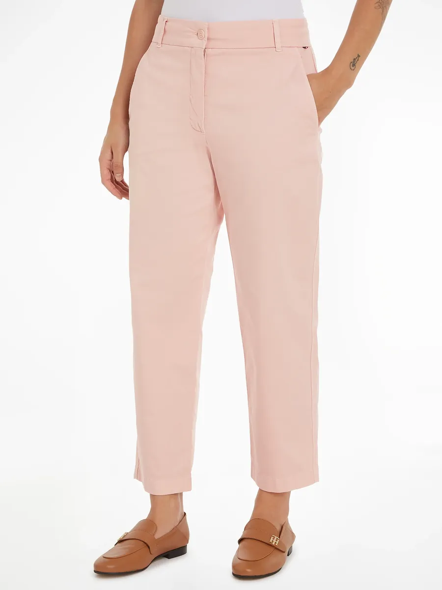 Брюки-чиносы Tommy Hilfiger "CO BLEND GMD SLIM STRAIGHT CHINO" с вышитым логотипом, розовый
Брюки-чиносы Tommy Hilfiger "CO BLEND GMD SLIM STRAIGHT CHINO" с вышитым логотипом, розовый