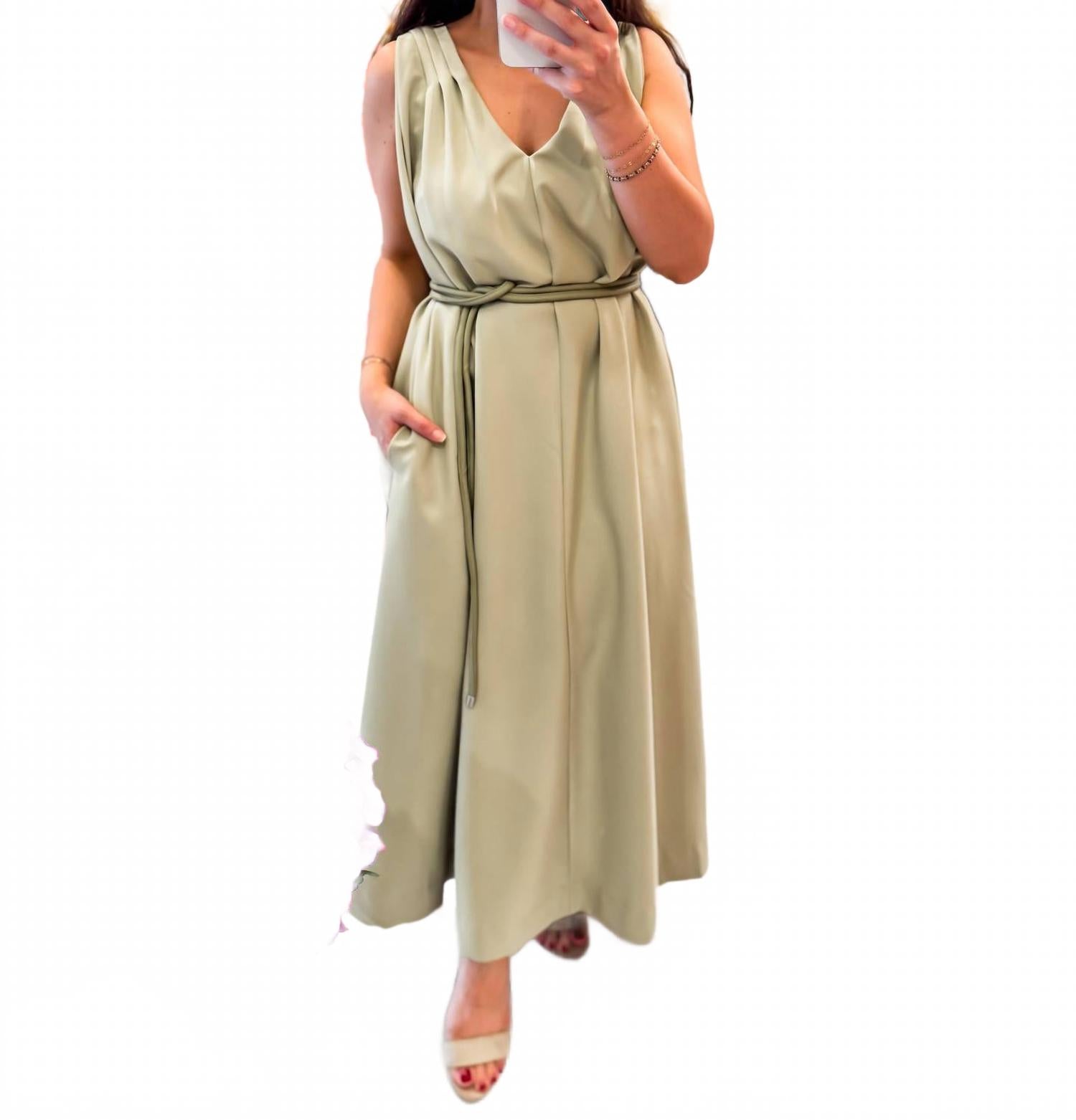 High Garden платье-трапеция с поясом в зеленом цвете En Saison
High Garden платье-трапеция с поясом в зеленом цвете En Saison