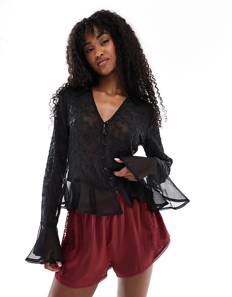 Вышитая шифоновая блузка Miss Selfridge черного цвета
Вышитая шифоновая блузка Miss Selfridge черного цвета