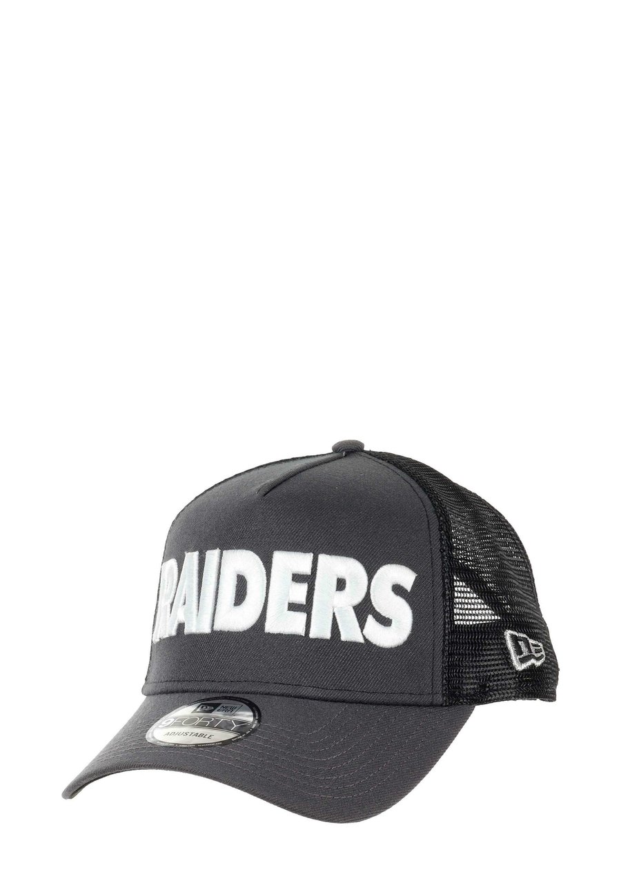 Бейсболка New Era LAS VEGAS RAIDERS NFL SCRIPT VERSTELLBARE FORTY A-FRAME TRUCKER, Schwarz/Black
Бейсболка New Era LAS VEGAS RAIDERS NFL SCRIPT VERSTELLBARE FORTY A-FRAME TRUCKER, Schwarz/Black