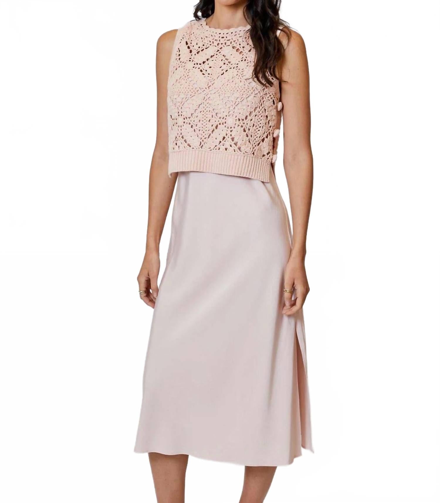 Свитер-платье в бледно-персиковом цвете Dh NEW YORK
Свитер-платье в бледно-персиковом цвете Dh NEW YORK